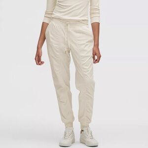 Dance Studio Mid-Rise Jogger in Ivory Size 6